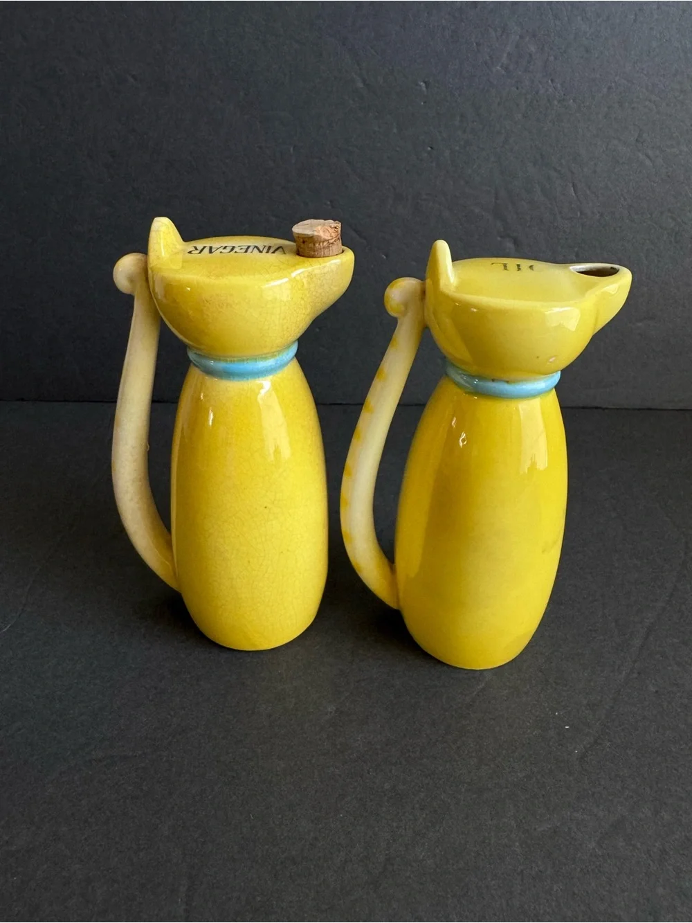 Lipper Mann Yellow Cat Cruet Set Oil Vinegar Anthropomorphic Vintage 50s